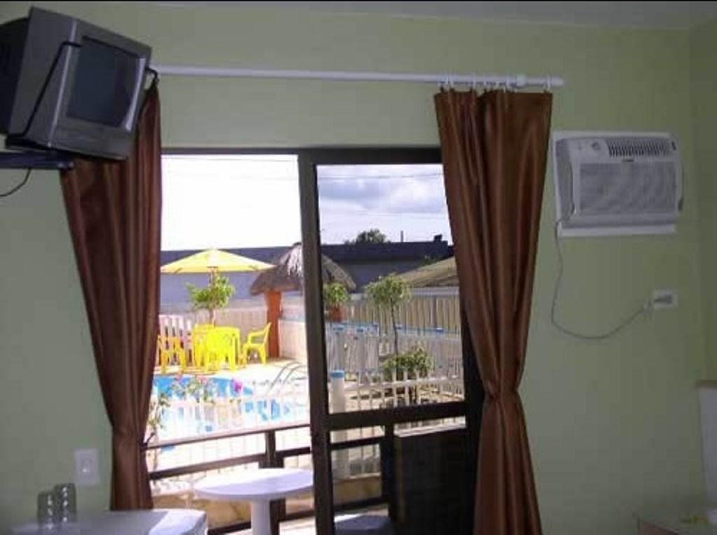 Hotel Pousada Mineirinho Balneário Praia do Leste Zimmer foto