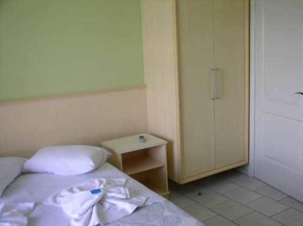 Hotel Pousada Mineirinho Balneário Praia do Leste Zimmer foto